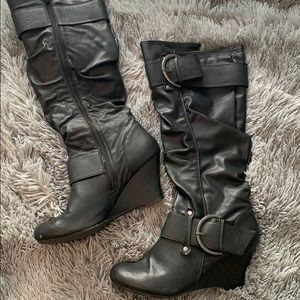 Black wedge boots